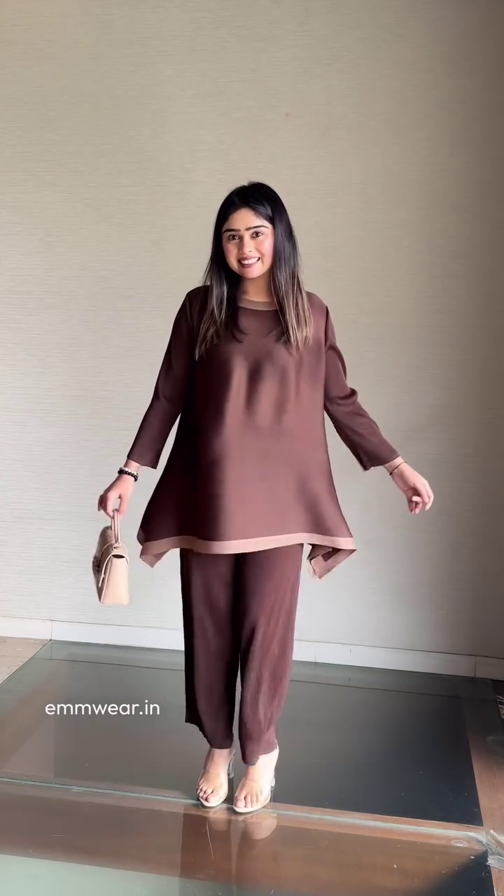 Elegant Women's Co-Ord Set – Loose Fit Top and Straight Pants | Available in 4 Colors