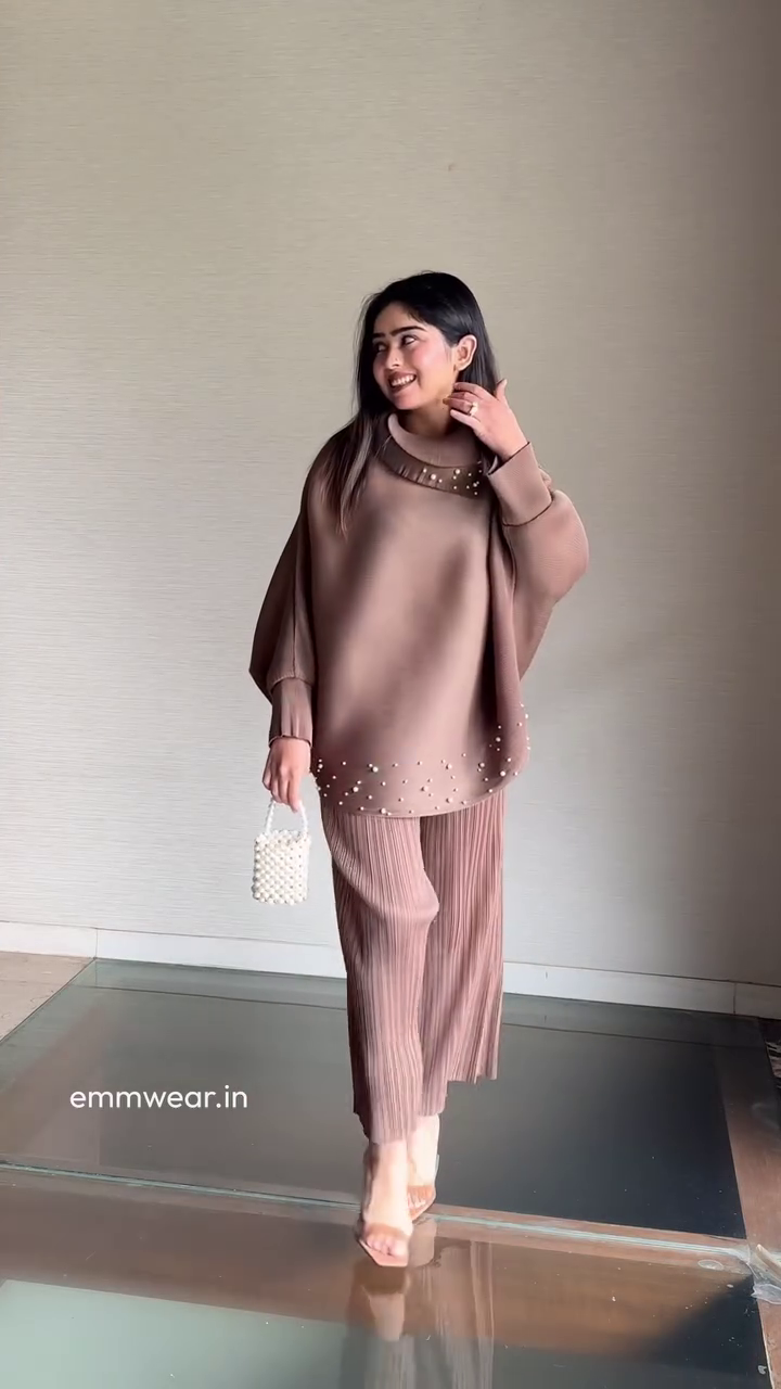 Elegant Women's Co-Ord Set – Loose Fit Top and Straight Pants | Available in 4 Colors - Image 4