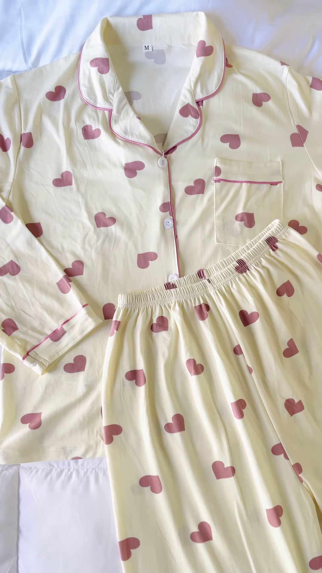 Comfortable Women's Heart Print Long Sleeve Pajama Set with Contrast Piping - Image 2