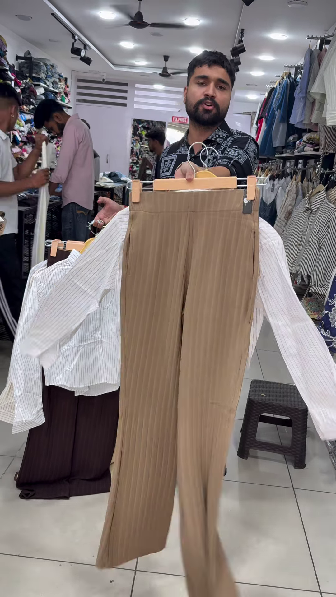 Trendy Women's Cropped Pinstripe Shirt and Wide-Leg Pleated Pants Set - Image 3