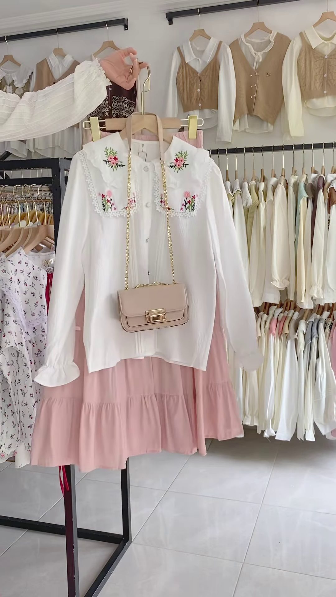 Charming Women's Embroidered Blouse and Layered Tulle Skirt Outfit with Crossbody Bag - Image 9