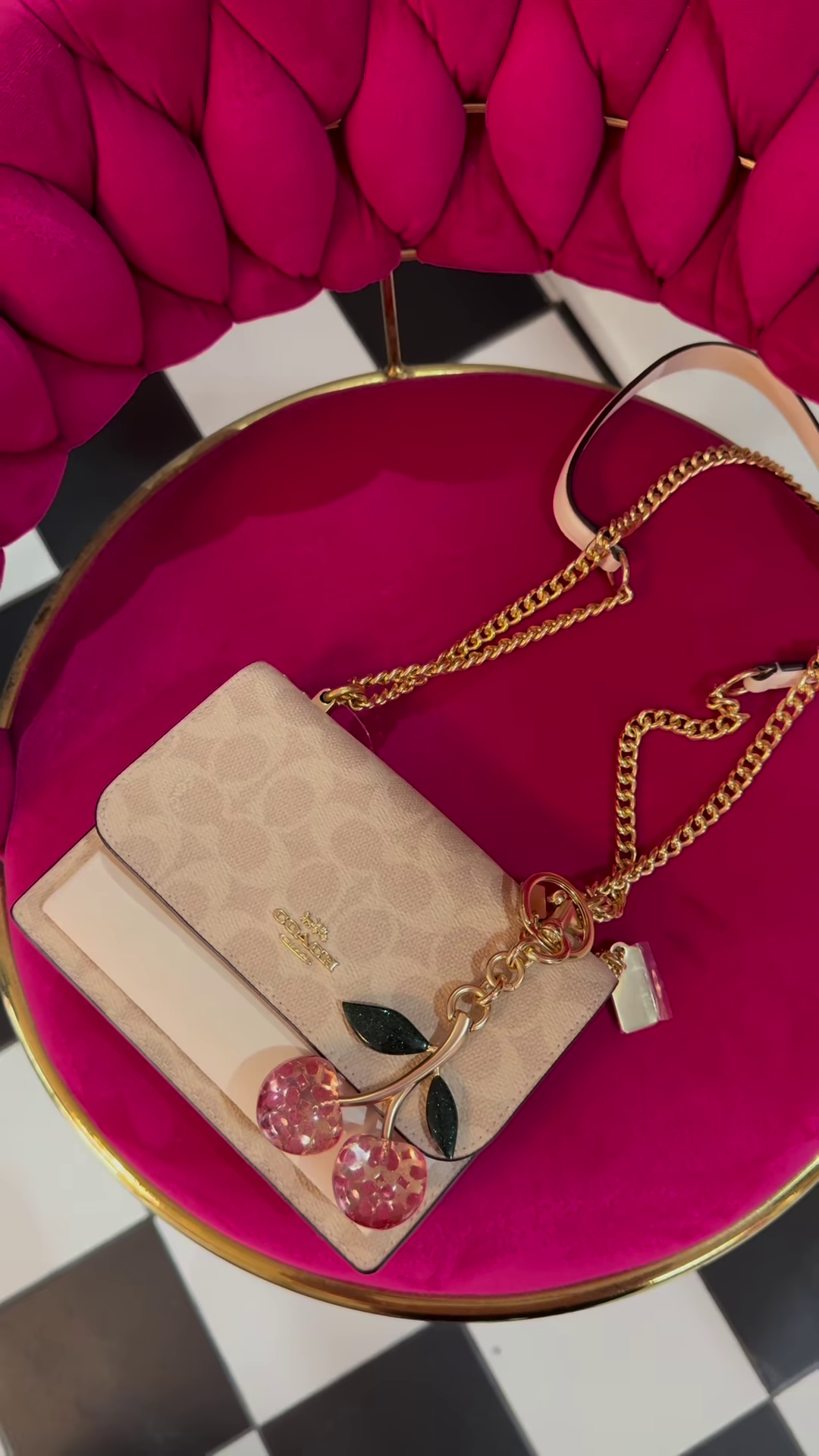 Elegant Designer Crossbody Bag with Signature Pattern and Chain Strap - Image 2