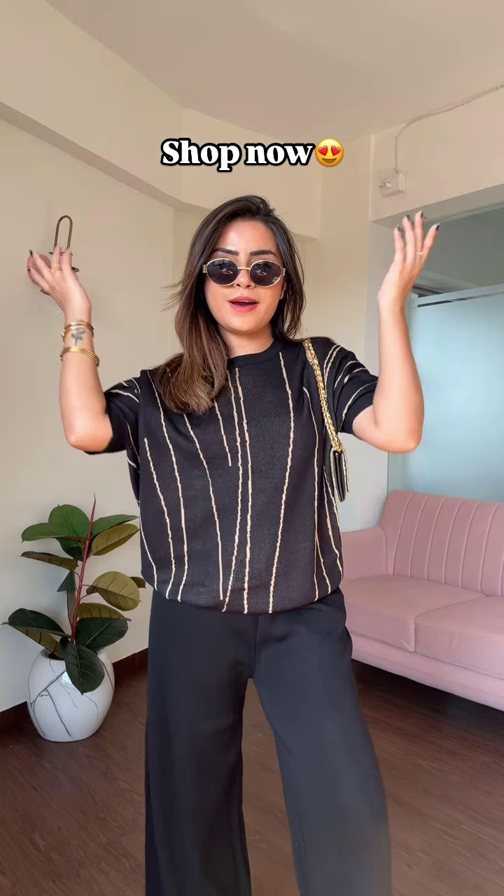 Chic Knit Co-ord Set with Vertical Stripe Detail and Wide-Leg Pants - Image 3