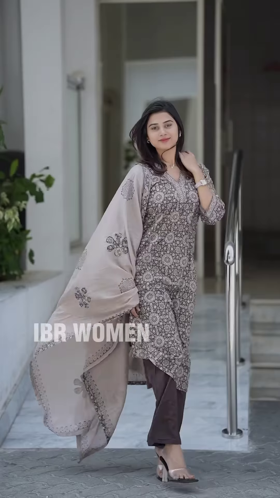 Elegant Printed Kurta Set with Coordinating Dupatta and Solid Pants - Image 4