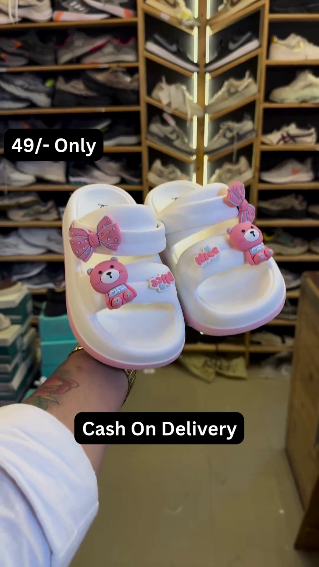 Cute White Kids' Slides with Pink Bear and Bow Accents - Image 2