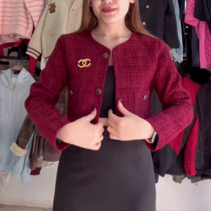 Elegant Cream Cropped Jacket – Redefine Your Classic Look with Chic Sophistication 🤍✨