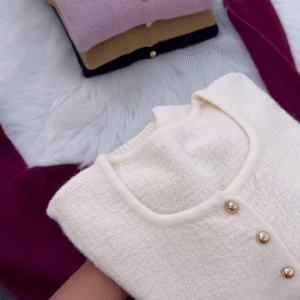 Plush Button Knit Cardigan – Soft, Minimal, and Effortlessly Luxe ✨🧶