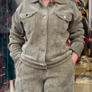 Corduroy Winter Tracksuit – Warm, Street‑Chic, and Comfort Ready 🧥�