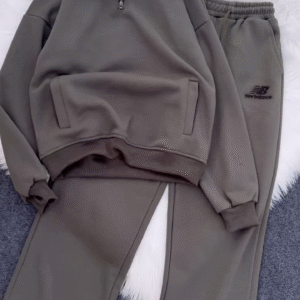 Zip-Up Tracksuit Sets 🧥👖 – Coordinated Sweatshirt & Jogger Combos in Grey, Red & Beige Variants