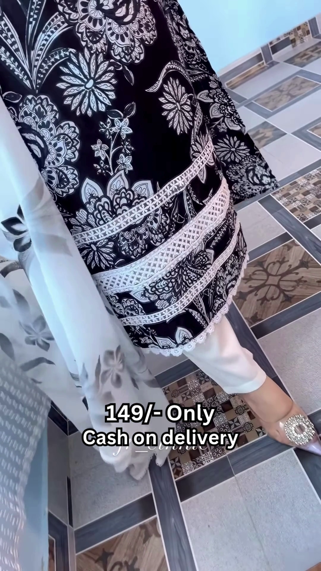 Women’s Black Floral Kurti with White Lace Accents - Image 4