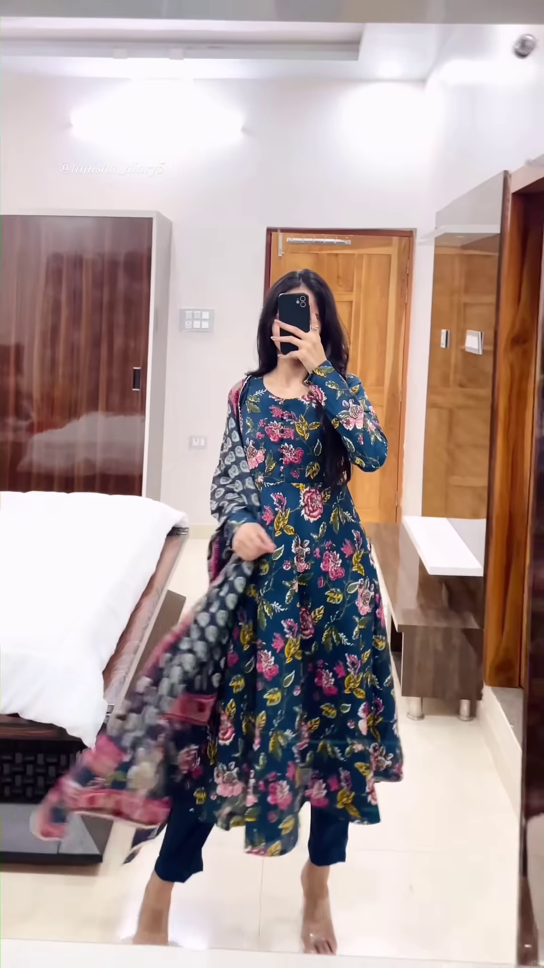 Women’s Yellow Floral Printed Kurti with Red Neckline Border – Ethnic Everyday Ensemble with Seasonal Charm - Image 4